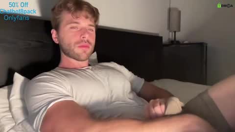 Snapshot of hot8pack01 chatting on October 3, 2025, 5:26 am Edward aka Wolf online show from October 3, 2025, 5:26 am