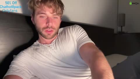 Snapshot of hot8pack01 chatting on October 7, 2025, 12:08 am Edward aka Wolf online show from October 7, 2025, 12:08 am