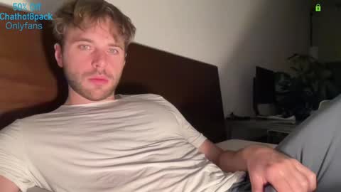 Snapshot of hot8pack01 chatting on November 20, 2025, 10:20 pm Edward aka Wolf online show from November 20, 2025, 10:20 pm