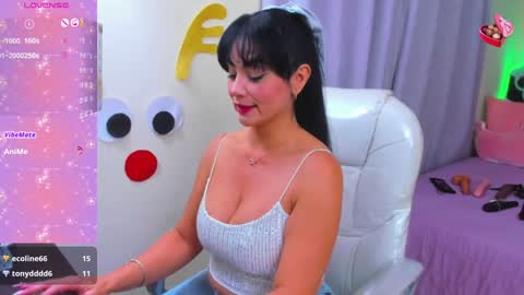 Snapshot of hot_beauty__ chatting on December 27, 2024, 4:26 am VALENTINA online show from December 27, 2024, 4:26 am