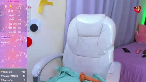 Snapshot of hot_beauty__ chatting on December 27, 2024, 7:29 am VALENTINA online show from December 27, 2024, 7:29 am