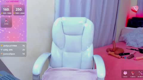 Snapshot of hot_beauty__ chatting on January 28, 2025, 11:38 am VALENTINA online show from January 28, 2025, 11:38 am