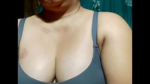 hot_boobs21 online show from February 25, 2025, 12:03 pm