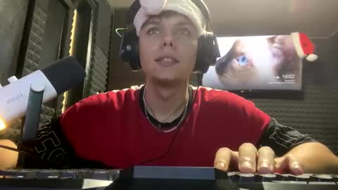 Snapshot of hot_boy_2002_ chatting on December 29, 2024, 2:00 pm Hot boy 2002 online show from December 29, 2024, 2:00 pm