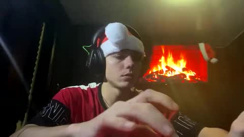 Snapshot of hot_boy_2002_ chatting on December 29, 2024, 7:53 pm Hot boy 2002 online show from December 29, 2024, 7:53 pm