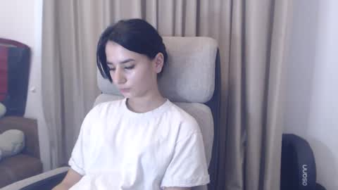 Snapshot of hot_bruny chatting on November 10, 2025, 8:35 am Bruny online show from November 10, 2025, 8:35 am