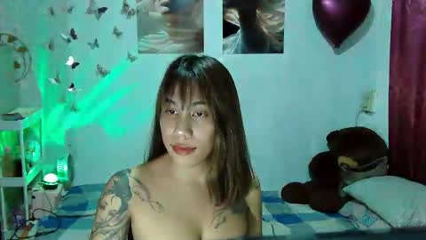 Snapshot of hot_kieshe chatting on February 20, 2026, 3:45 pm hot_kieshe online show from February 20, 2026, 3:45 pm