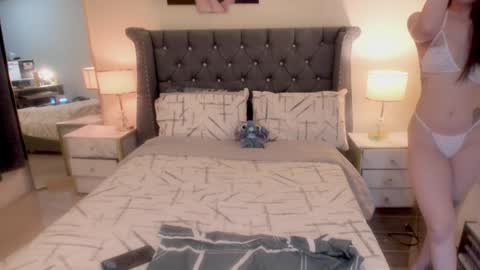 Snapshot of hot_laureen chatting on January 26, 2025, 7:21 am lyn online show from January 26, 2025, 7:21 am