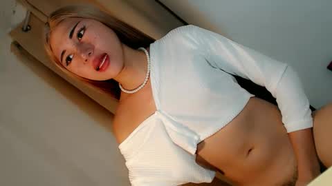 hot_little_angel18 online show from May 24, 2026, 2:27 am