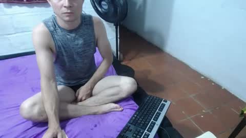 Snapshot of hot_mann11 chatting on October 12, 2025, 7:40 am angel online show from October 12, 2025, 7:40 am
