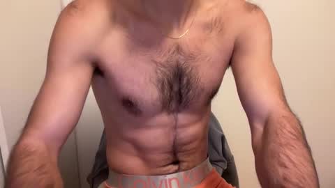 Snapshot of hot_men_athlete chatting on January 16, 2026, 12:31 pm hot_men_athlete online show from January 16, 2026, 12:31 pm