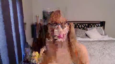 Rose Redwood online show from September 24, 2025, 11:08 pm