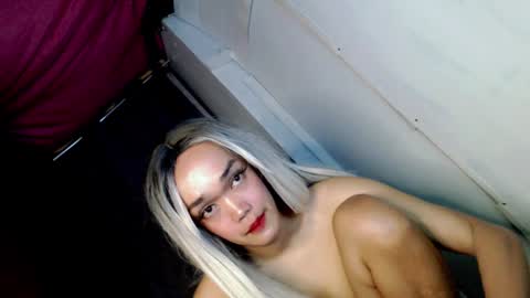 hot_moma69 online show from April 1, 2026, 10:49 am