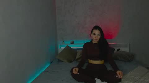 Snapshot of hot_oksi chatting on April 7, 2026, 7:36 pm hot_oksi online show from April 7, 2026, 7:36 pm