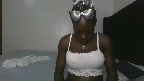 Hot petite online show from April 3, 2026, 2:48 pm