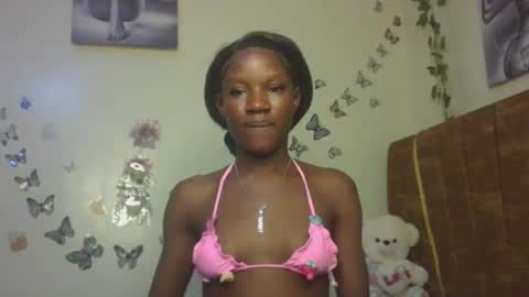 hot petite100 online show from February 15, 2026, 7:10 pm