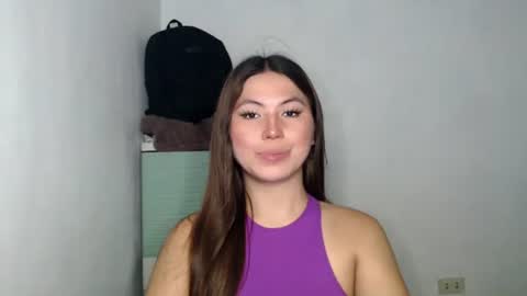 Nikki  online show from April 15, 2026, 3:52 pm