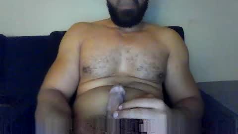 Snapshot of hot_sexy_man_in_the_van chatting on October 31, 2025, 2:56 am hot_sexy_man_in_the_van online show from October 31, 2025, 2:56 am