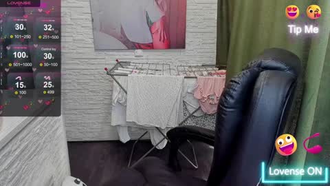 Snapshot of hot_squirtgirl chatting on January 27, 2025, 5:36 am Vasilisa online show from January 27, 2025, 5:36 am