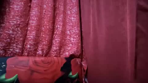 hotasian_jerome online show from April 6, 2026, 9:43 am