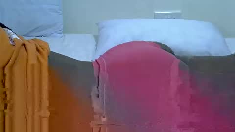 hotberry_7 online show from April 16, 2026, 5:25 pm