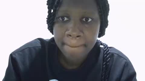 hotberry_7 online show from May 18, 2026, 1:50 pm