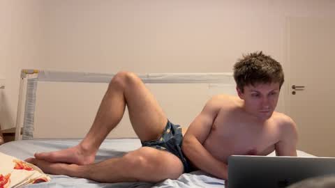 Snapshot of hotboyfeet92 chatting on February 20, 2025, 9:42 pm hotboyfeet92 online show from February 20, 2025, 9:42 pm