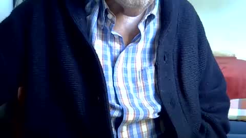 hotejok online show from May 11, 2026, 3:18 pm