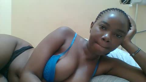 Queen online show from November 18, 2025, 6:18 am