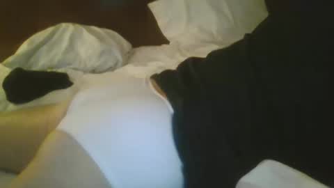 Snapshot of hotguynpanties chatting on December 23, 2024, 10:53 am hotguynpanties online show from December 23, 2024, 10:53 am