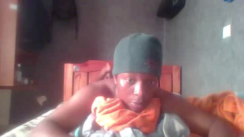 Snapshot of hotguyy001 chatting on February 16, 2025, 11:49 am hotguyy001 online show from February 16, 2025, 11:49 am