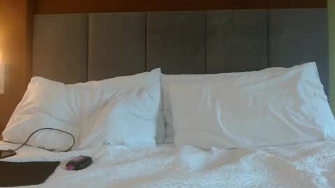 hottie online show from May 13, 2026, 10:06 pm