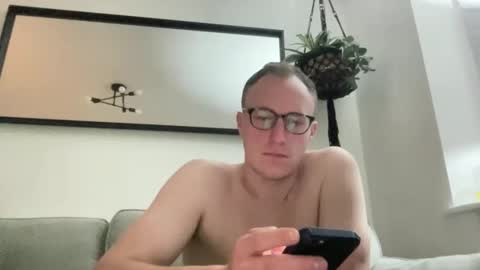 Snapshot of hotholby86 chatting on December 10, 2024, 8:38 pm hotholby86 online show from December 10, 2024, 8:38 pm