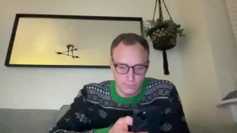 Snapshot of hotholby86 chatting on December 15, 2024, 5:20 pm hotholby86 online show from December 15, 2024, 5:20 pm