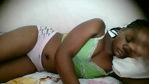 Snapshot of hotjeylee chatting on April 19, 2026, 7:27 pm LOYCE online show from April 19, 2026, 7:27 pm