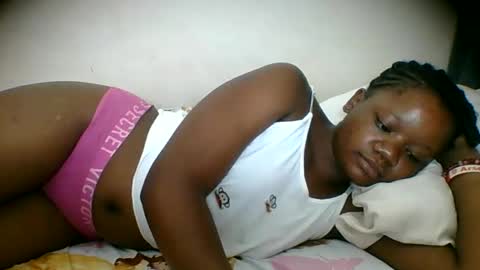 Snapshot of hotjeylee chatting on April 23, 2026, 7:16 pm LOYCE online show from April 23, 2026, 7:16 pm