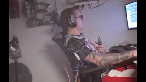 Snapshot of hotkinkytat chatting on January 12, 2026, 5:18 pm hotkinkytat online show from January 12, 2026, 5:18 pm