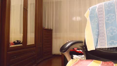 Snapshot of hotkittysquirt chatting on December 6, 2024, 9:35 pm Angela online show from December 6, 2024, 9:35 pm