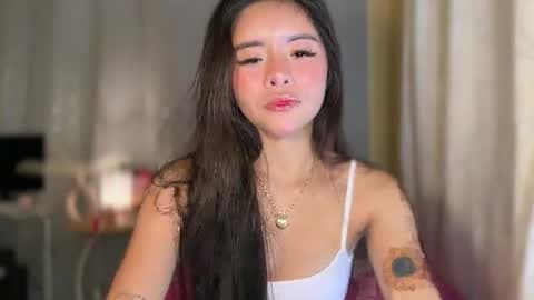 Snapshot of hotloveaxx chatting on May 27, 2026, 7:00 pm Vea online show from May 27, 2026, 7:00 pm