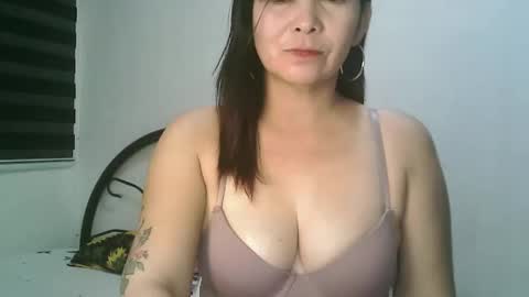 hotmamajen4u online show from March 24, 2026, 11:48 am