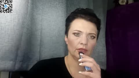 hotmamaqueen234 online show from May 1, 2026, 7:40 pm