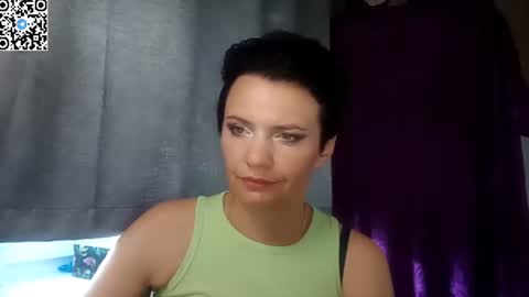 hotmamaqueen234 online show from June 12, 2026, 12:26 pm
