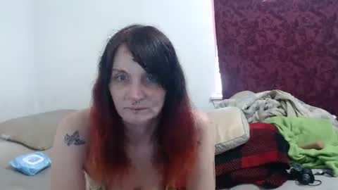hotmodel1984 online show from October 7, 2025, 6:38 pm