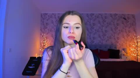 Snapshot of hotmolly_ chatting on April 11, 2026, 6:45 pm hotmolly_ online show from April 11, 2026, 6:45 pm