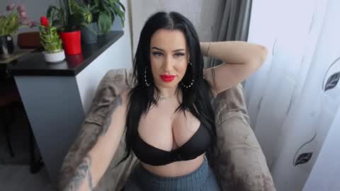 hotmorenaxxx online show from March 12, 2025, 1:19 pm
