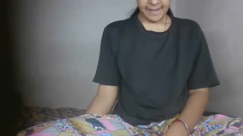 lola online show from April 30, 2026, 4:08 am