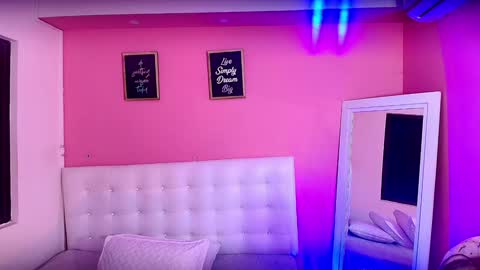 Sussy Bloom  online show from January 28, 2025, 12:22 pm