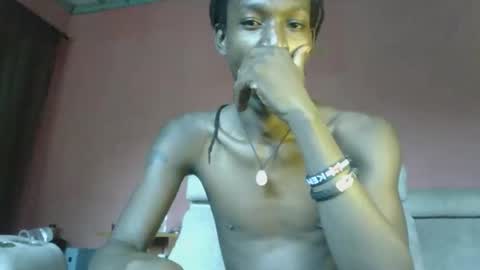 hotshadowx online show from May 18, 2026, 4:07 am