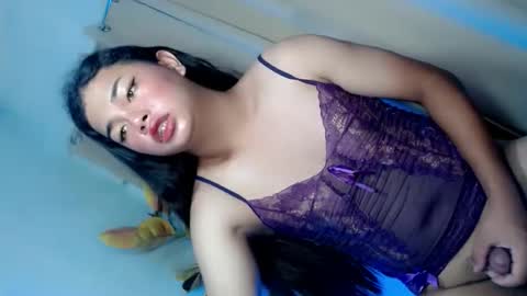 hotsiren101 online show from May 26, 2026, 3:02 am
