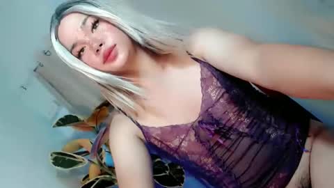 hotsiren101 online show from May 26, 2026, 8:49 pm